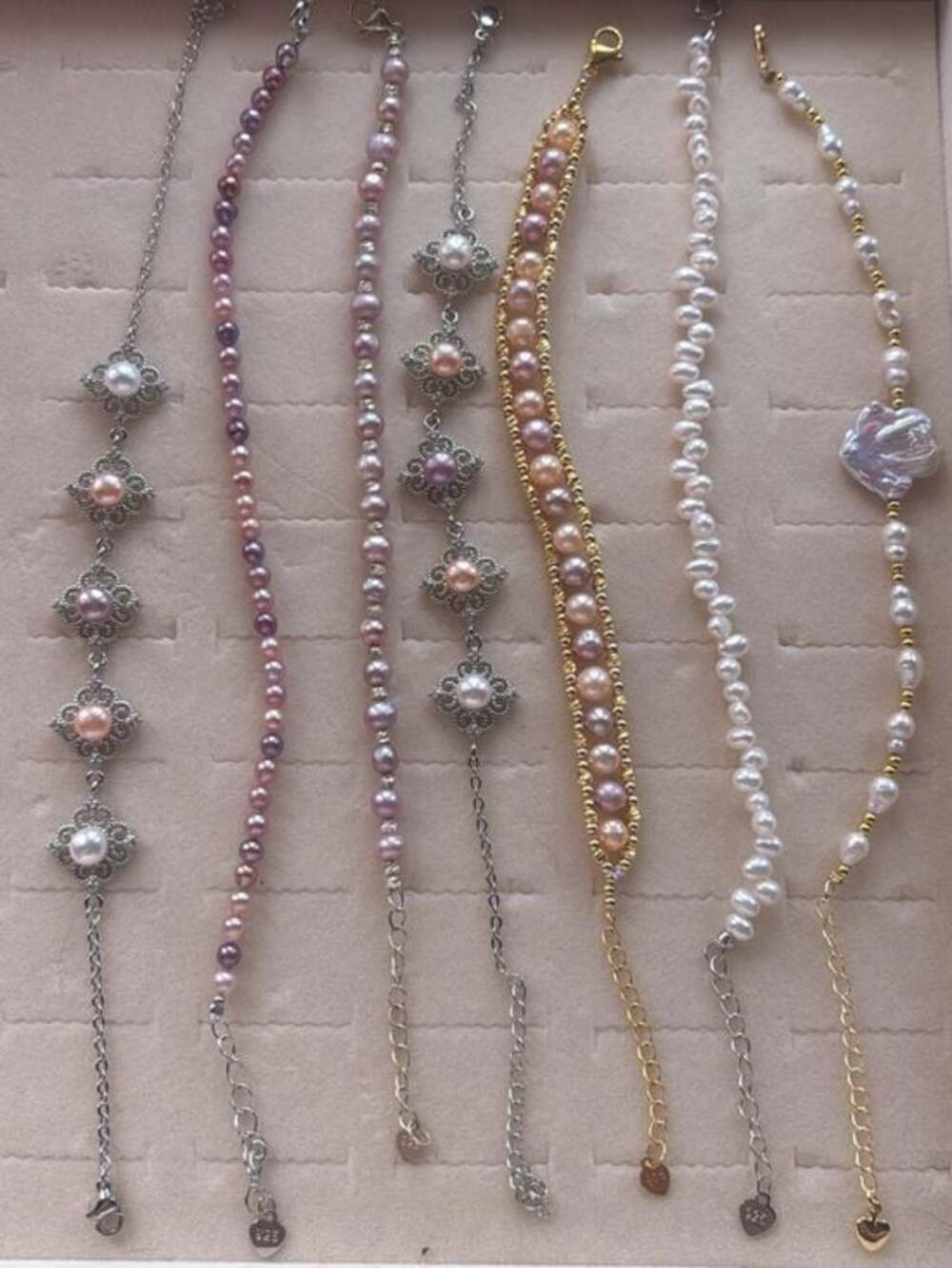 One Pearl Beaded Women's Bracelet - Pink and White